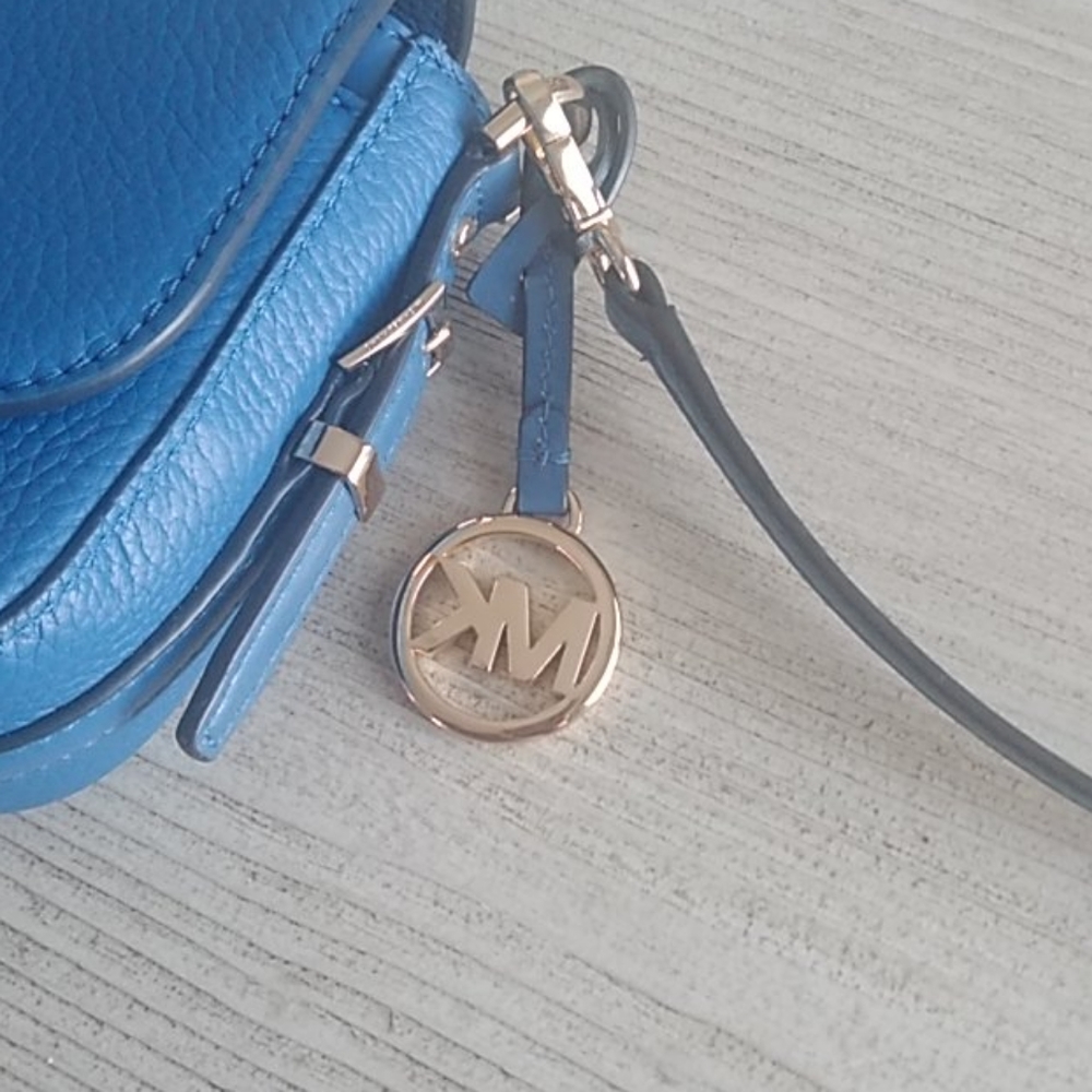 MK Purse - Picture 2 of 3